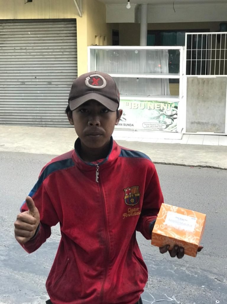 Berbagi Takjil bersama Santri 1444 H